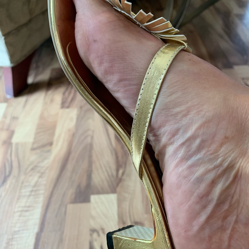 Shoe - Picture 3 of 3